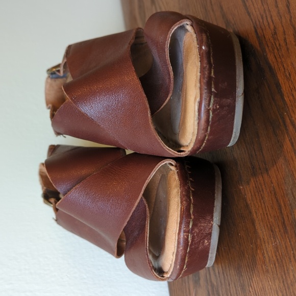 Børn Brown Leather Wedge Sandal - Picture 3 of 8
